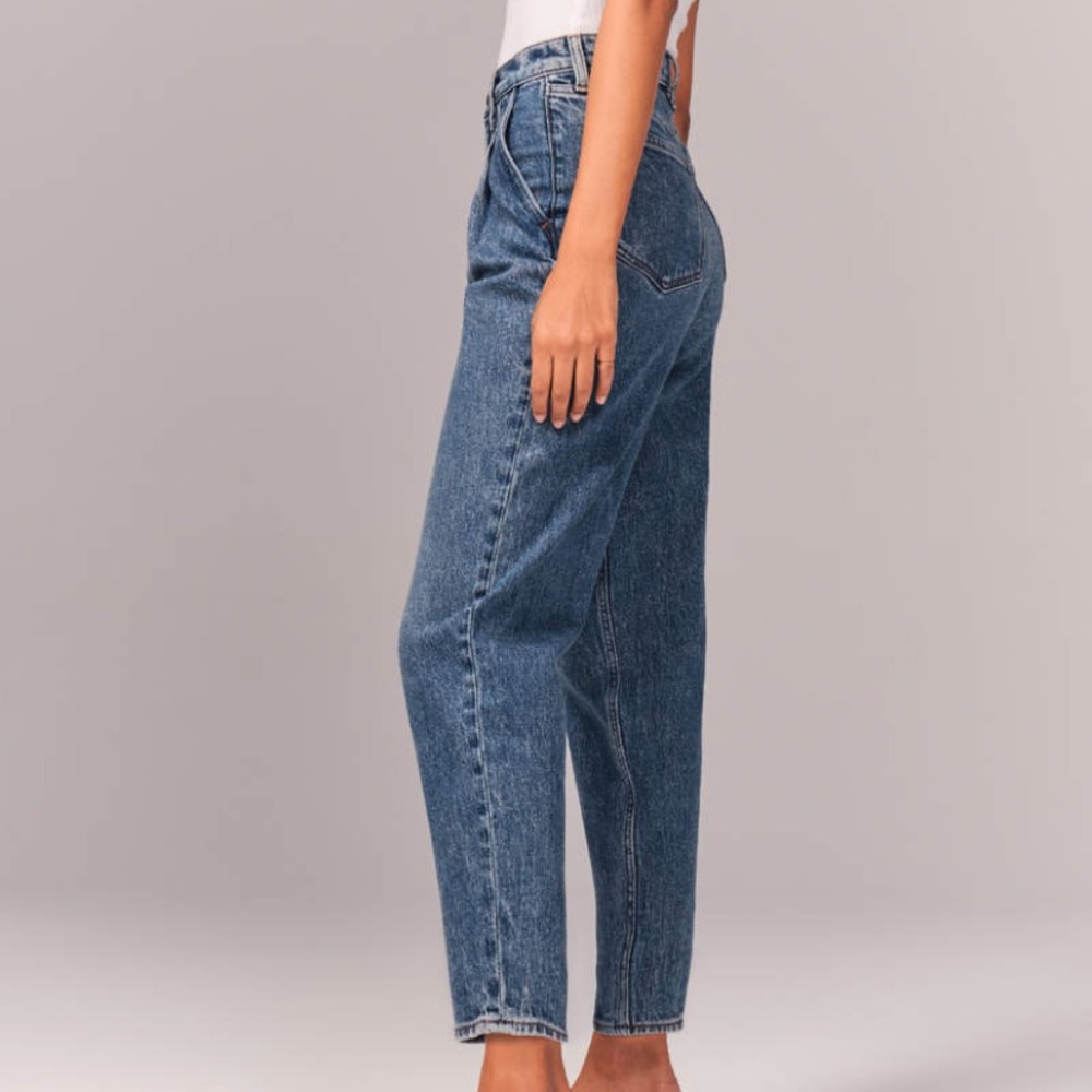 High Rise Mom Jeans - Picture 2 of 8